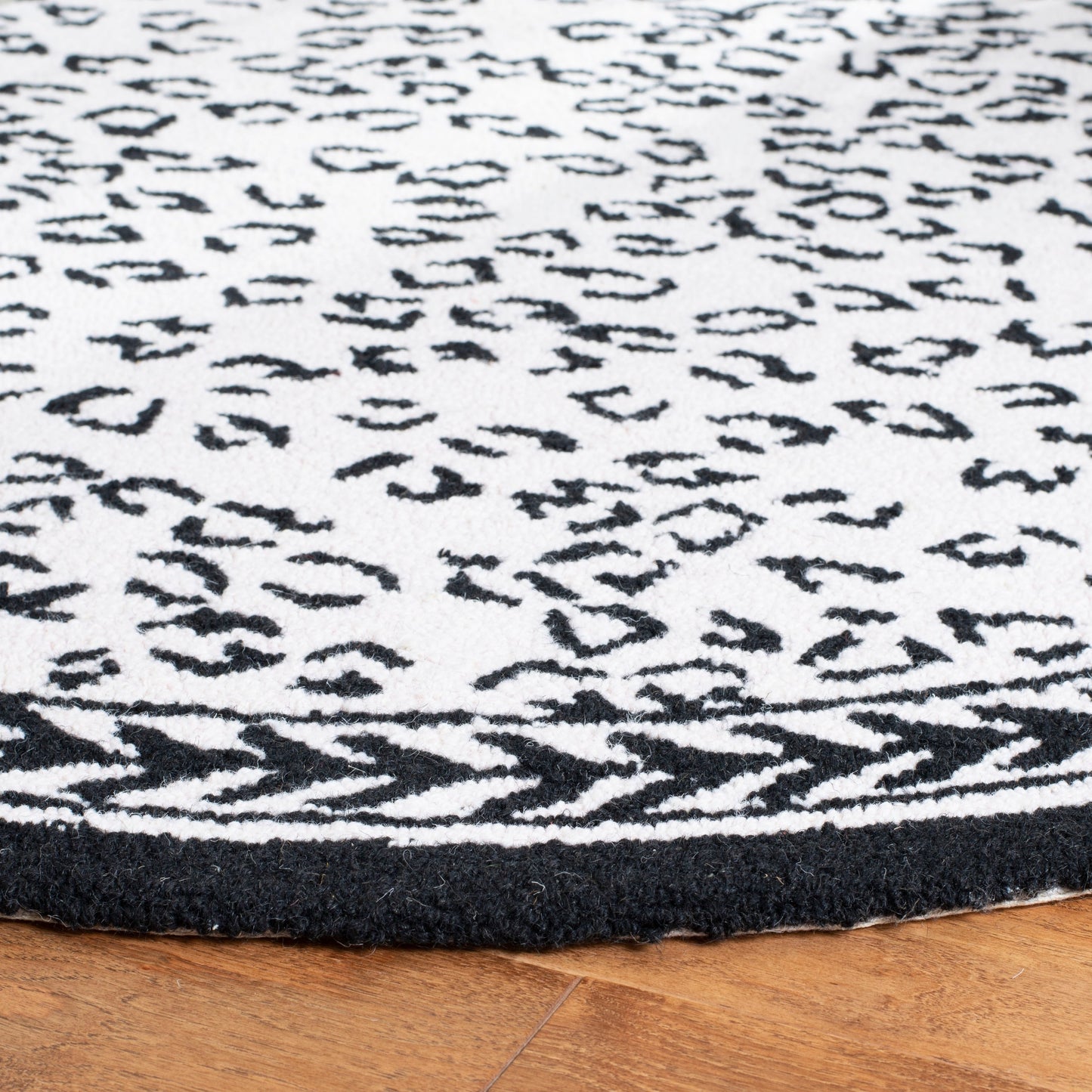 Tapis de jardin solaire Chelsea fait main en laine léopard de style campagnard français SAFAVIEH