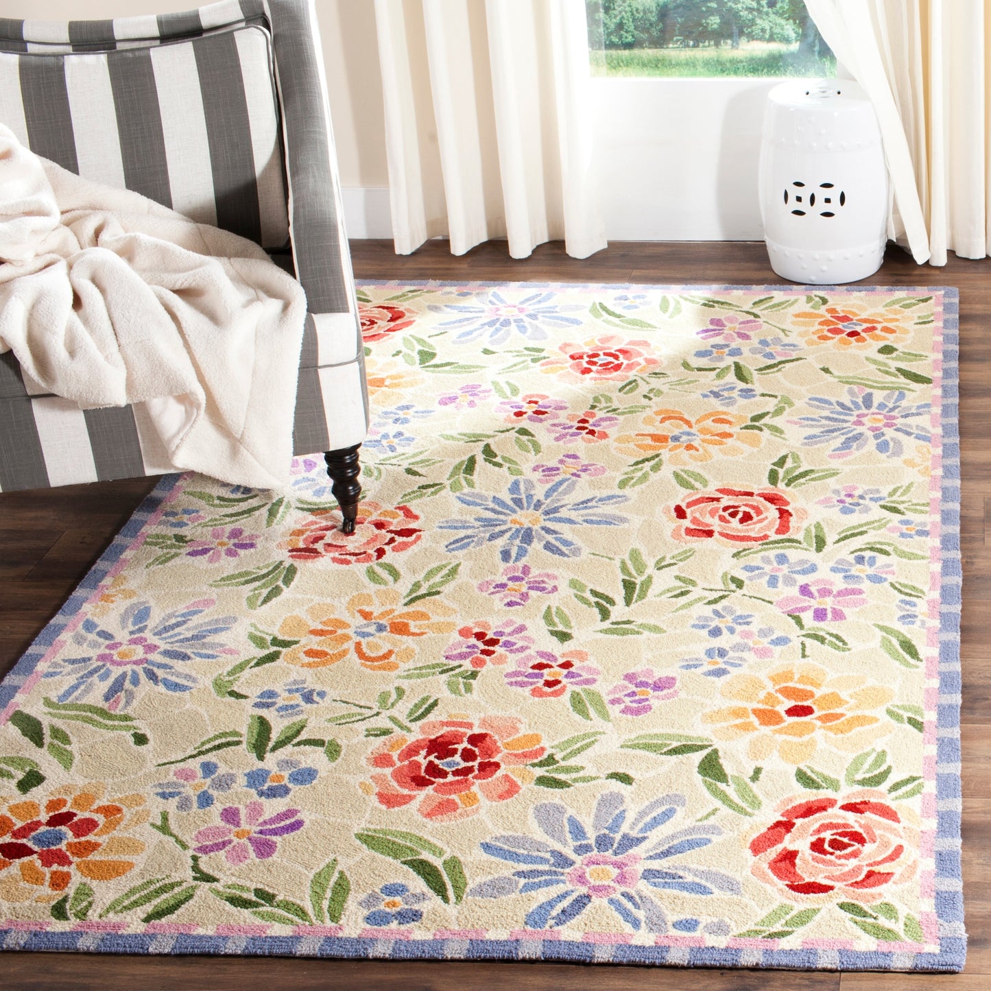 Tapis en laine floral Chelsea Sprig fait main SAFAVIEH
