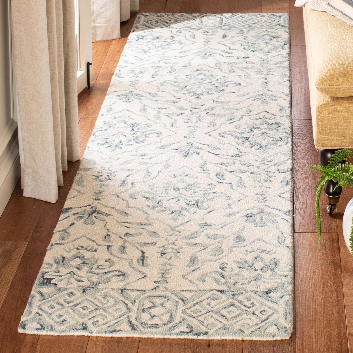 Tapis en laine florale Elvedina fait main SAFAVIEH, teint par immersion