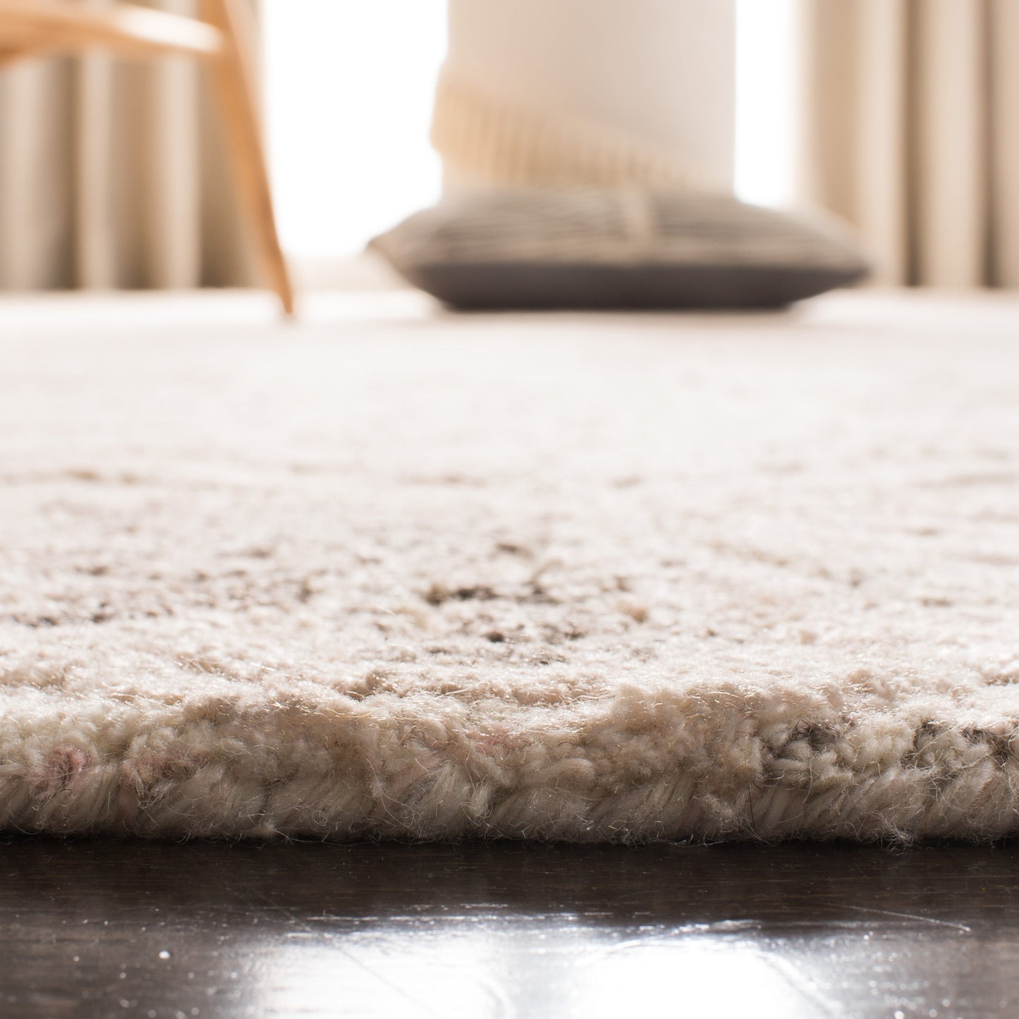 SAFAVIEH Tapis en laine à médaillon moderne Carlijn fait à la main