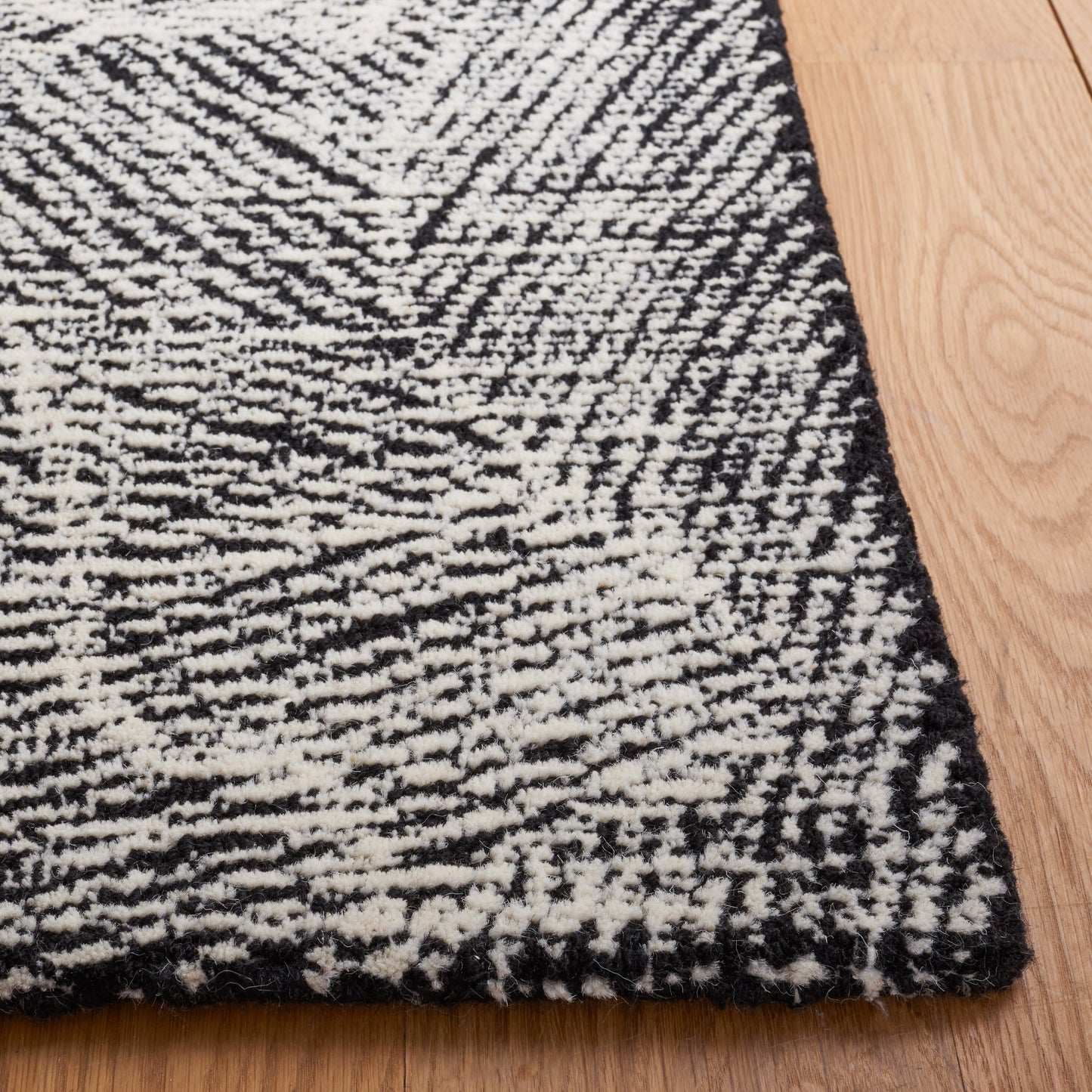 Tapis en laine fait main SAFAVIEH Metro Rozsika de style campagnard français