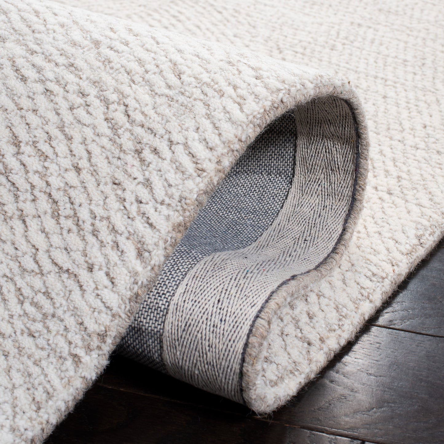 Tapis en laine fait main SAFAVIEH Metro Rozsika de style campagnard français