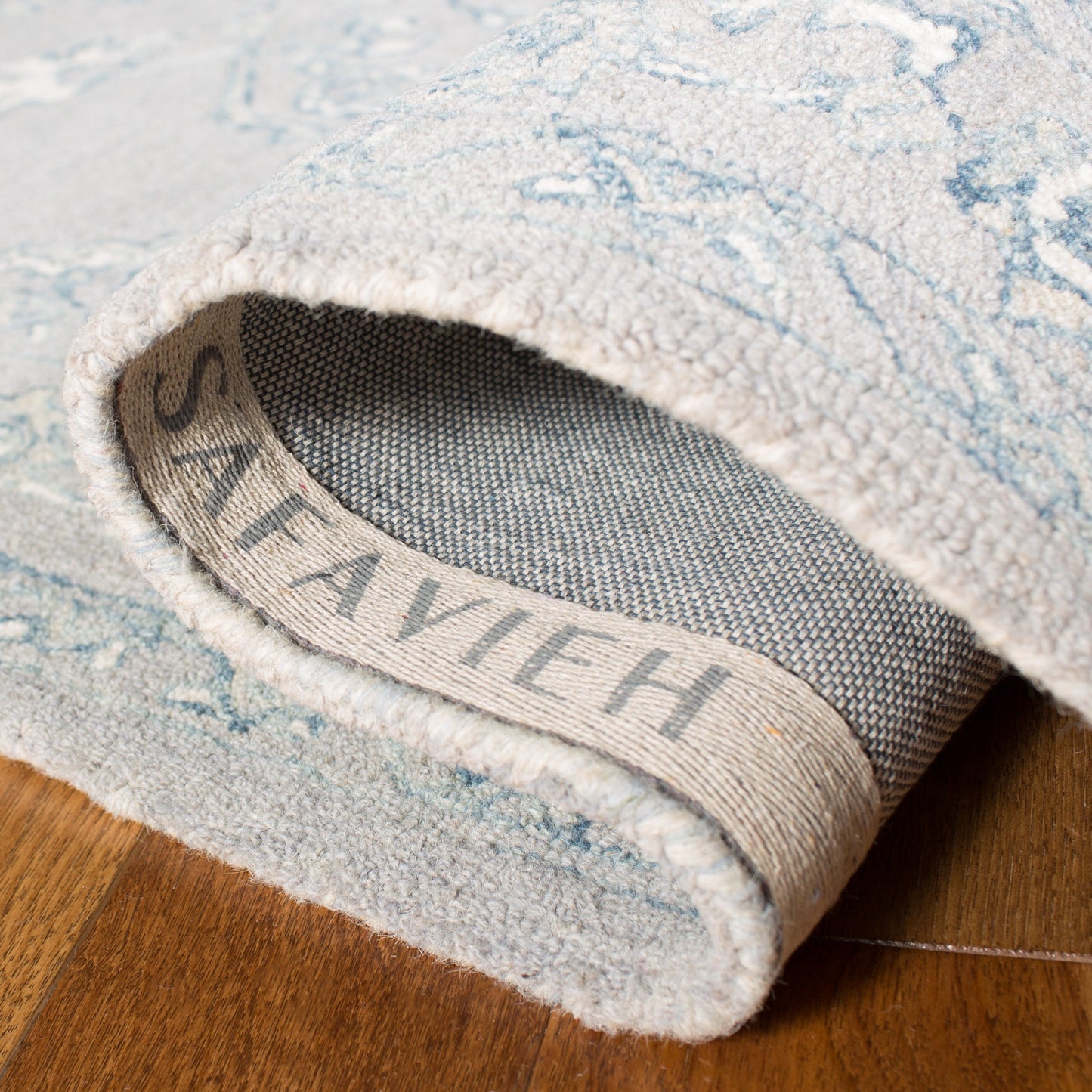 Tapis en laine Torbjorg fait main en micro-boucles SAFAVIEH