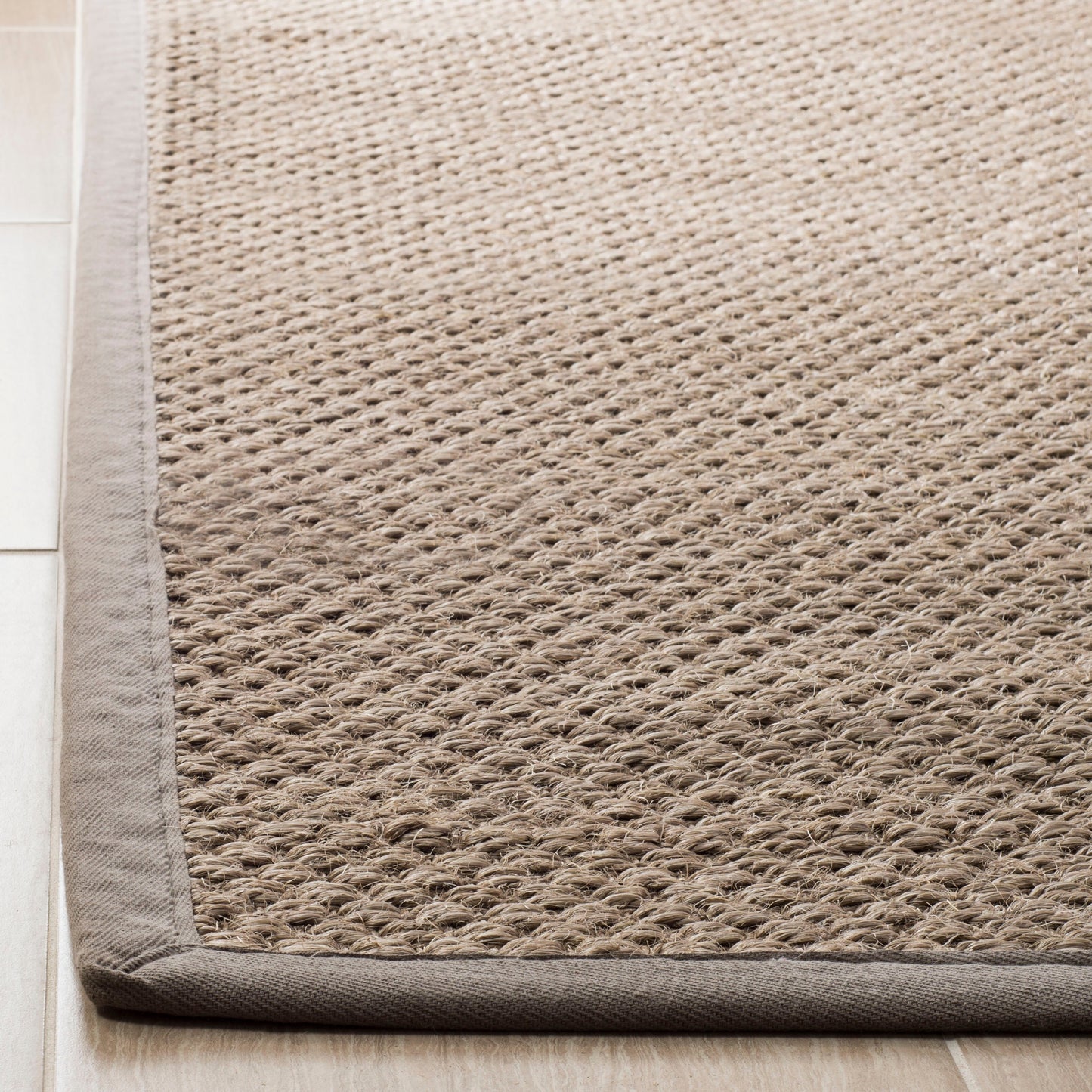 Tapis en sisal Relina en fibre naturelle fait main SAFAVIEH