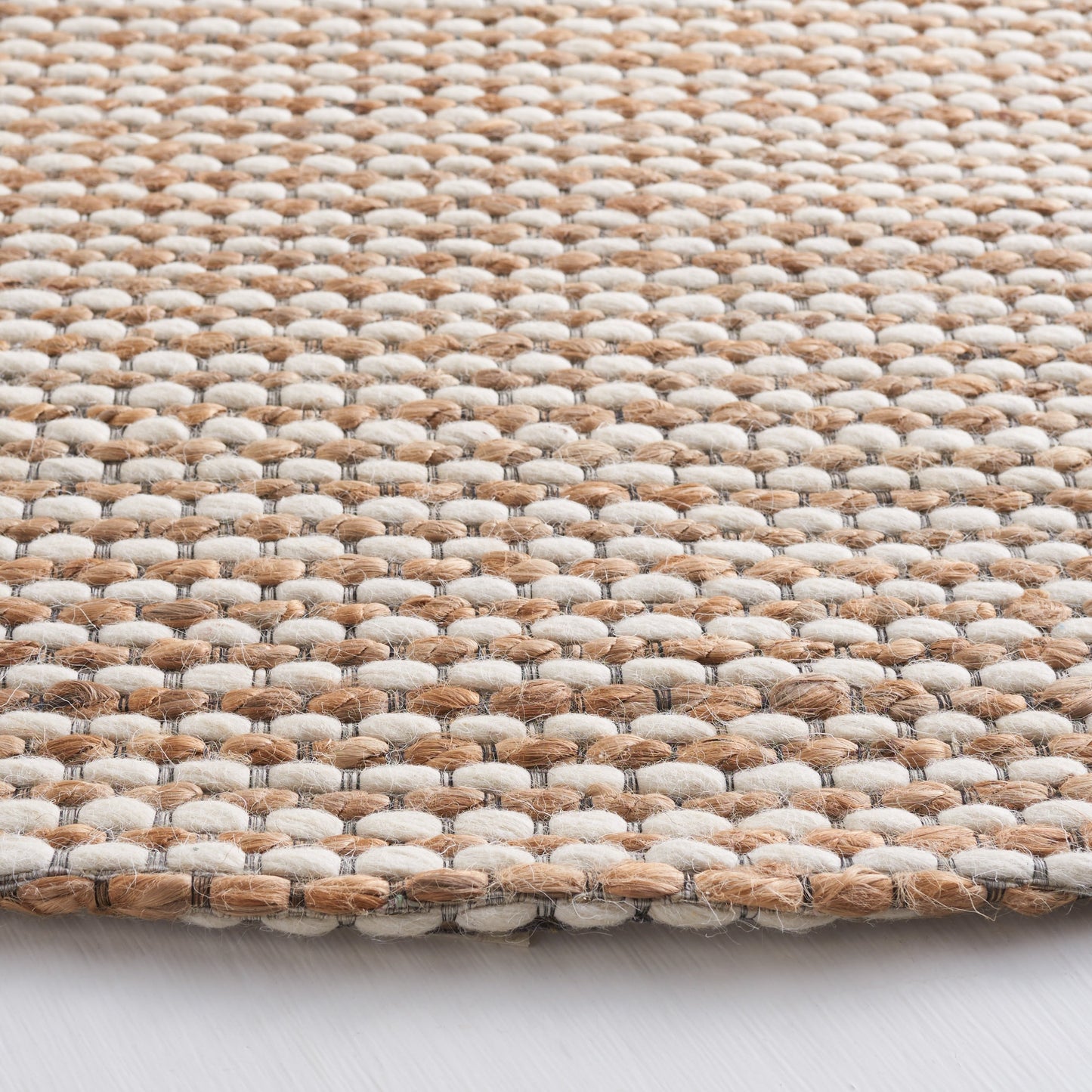 Tapis SAFAVIEH fait main en fibre naturelle Yareli jute et laine.