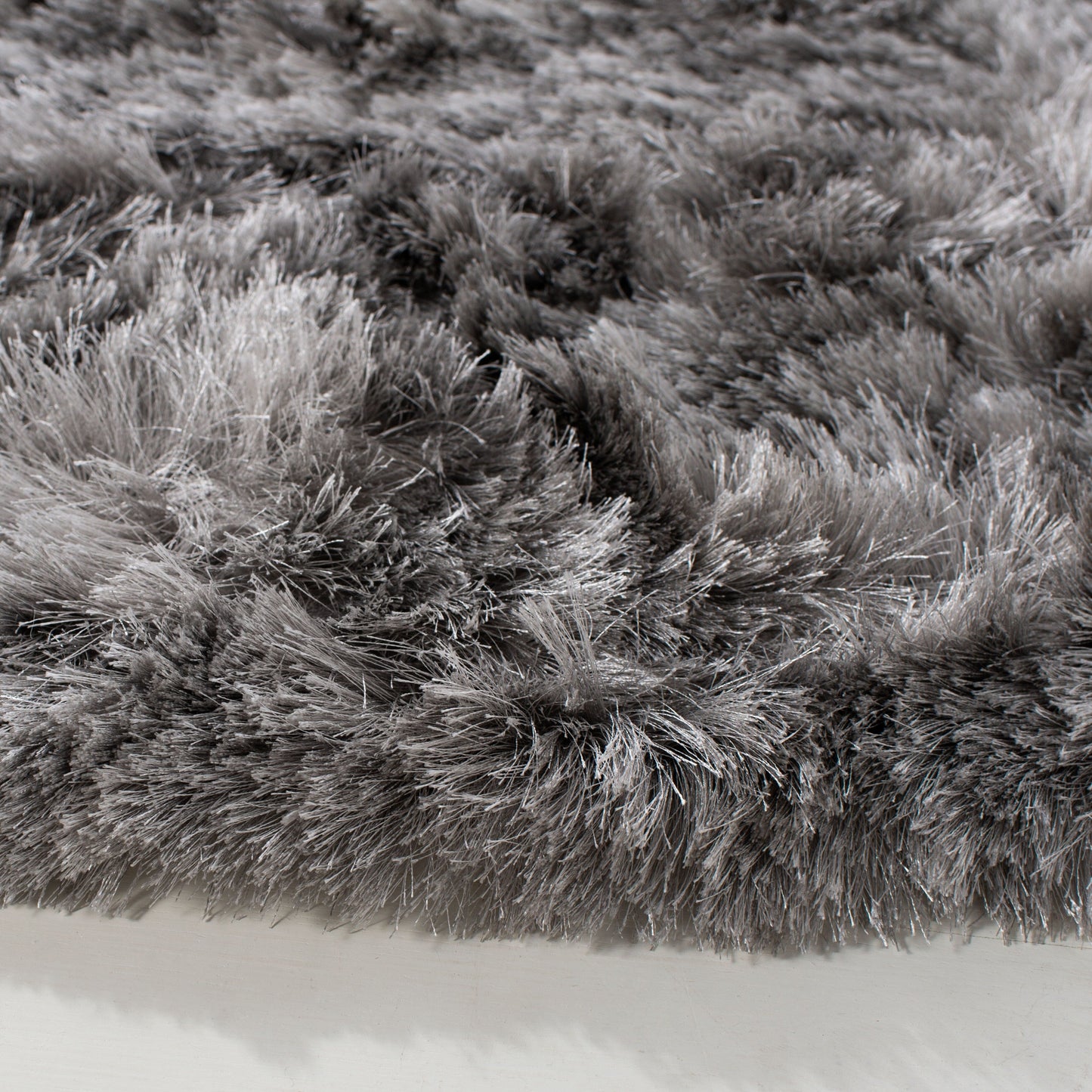 Tapis Ocean Shag Marilijn Glam fait main SAFAVIEH de 2,5 pouces d'épaisseur