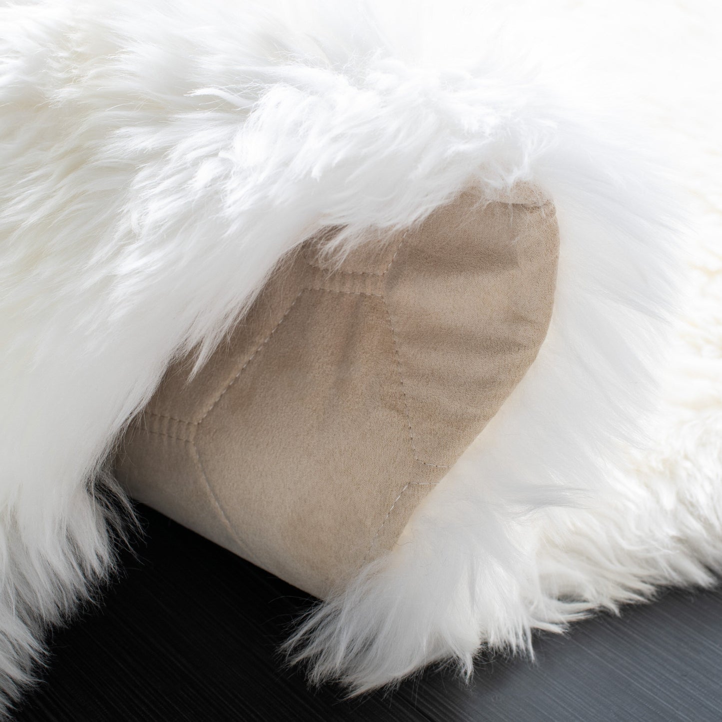 Tapis en peau de mouton véritable Brittnie fait main SAFAVIEH