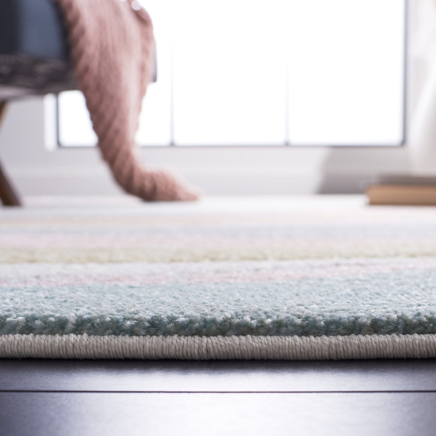 Tapis abstrait moderne du milieu du siècle SAFAVIEH Hollywood Zohreh