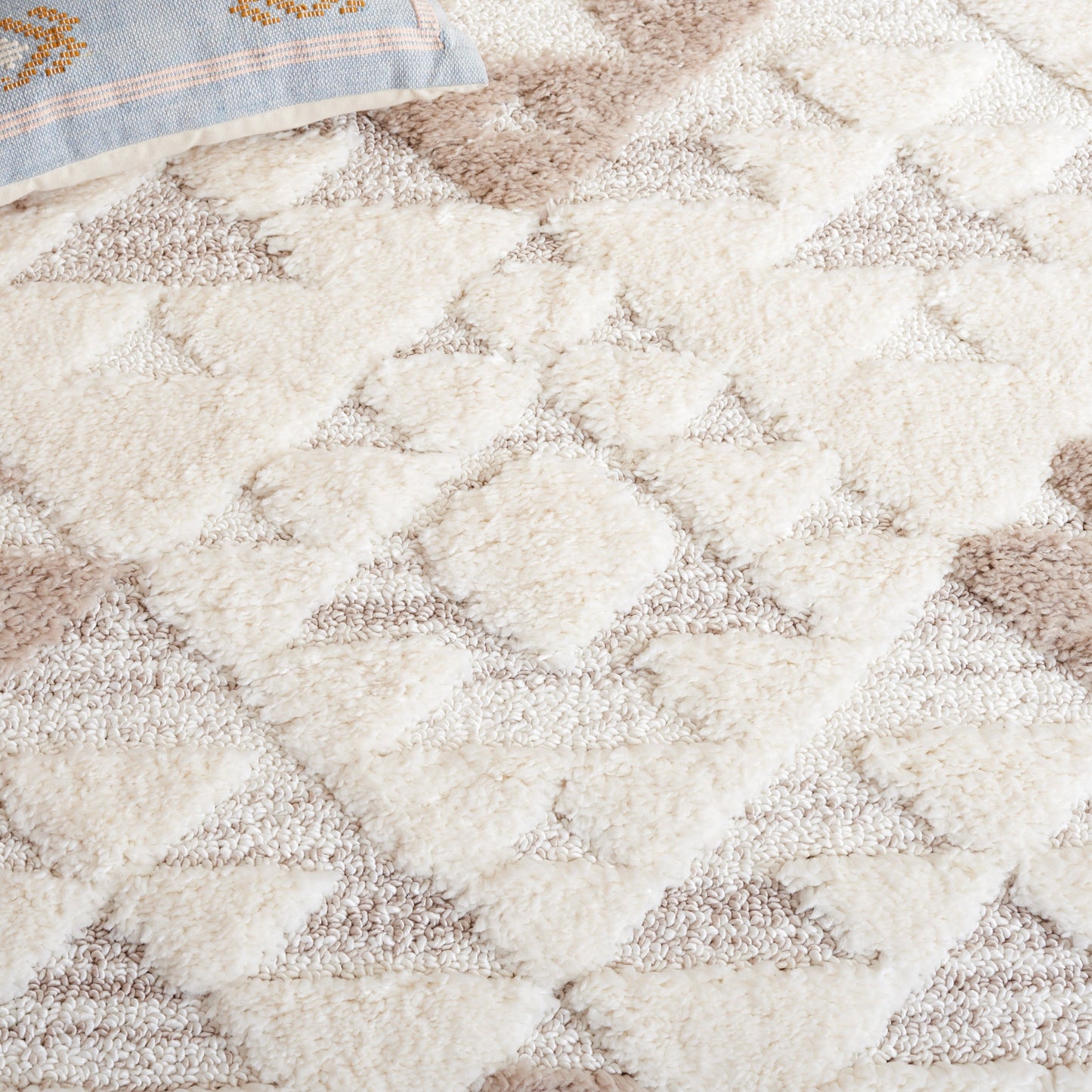 Tapis SAFAVIEH marocain à franges et poils longs Delores, épaisseur 5 cm