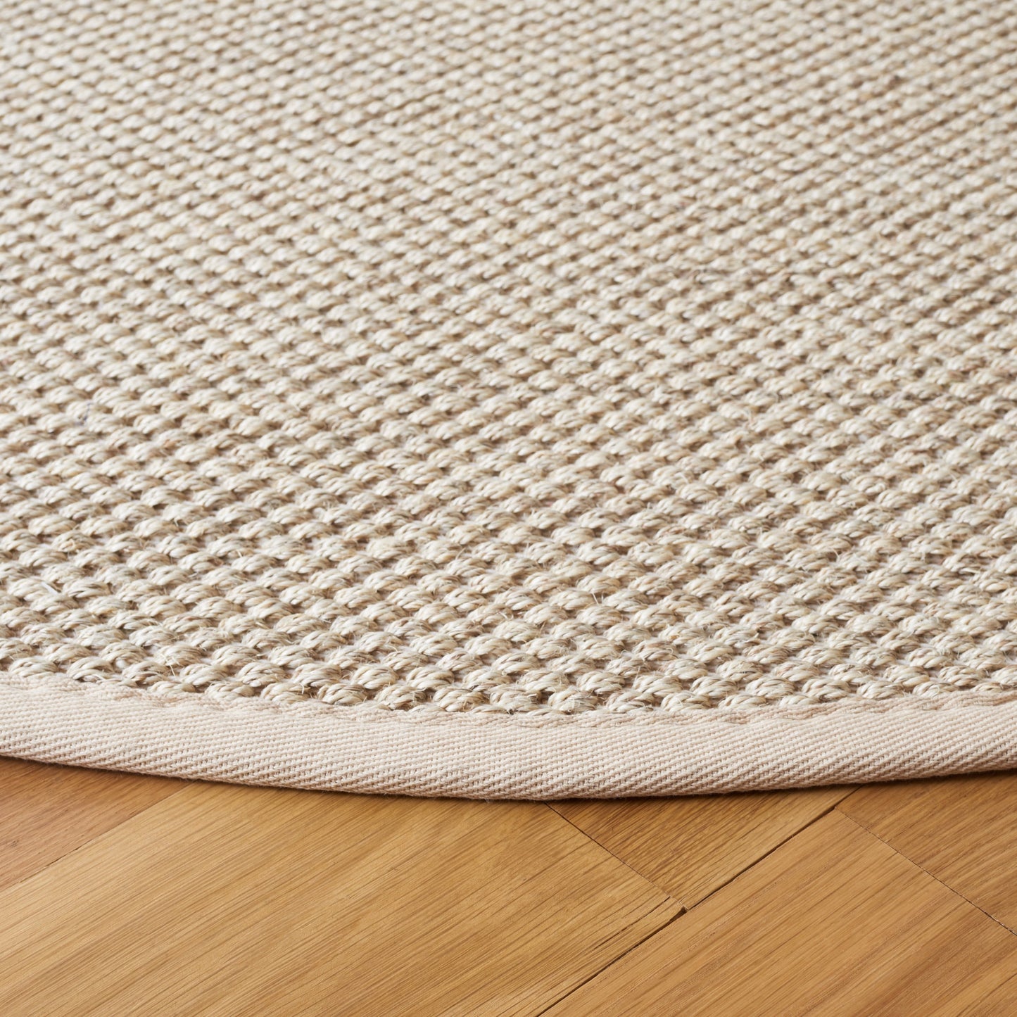 Tapis en sisal Lorine à bordure décontractée en fibres naturelles SAFAVIEH