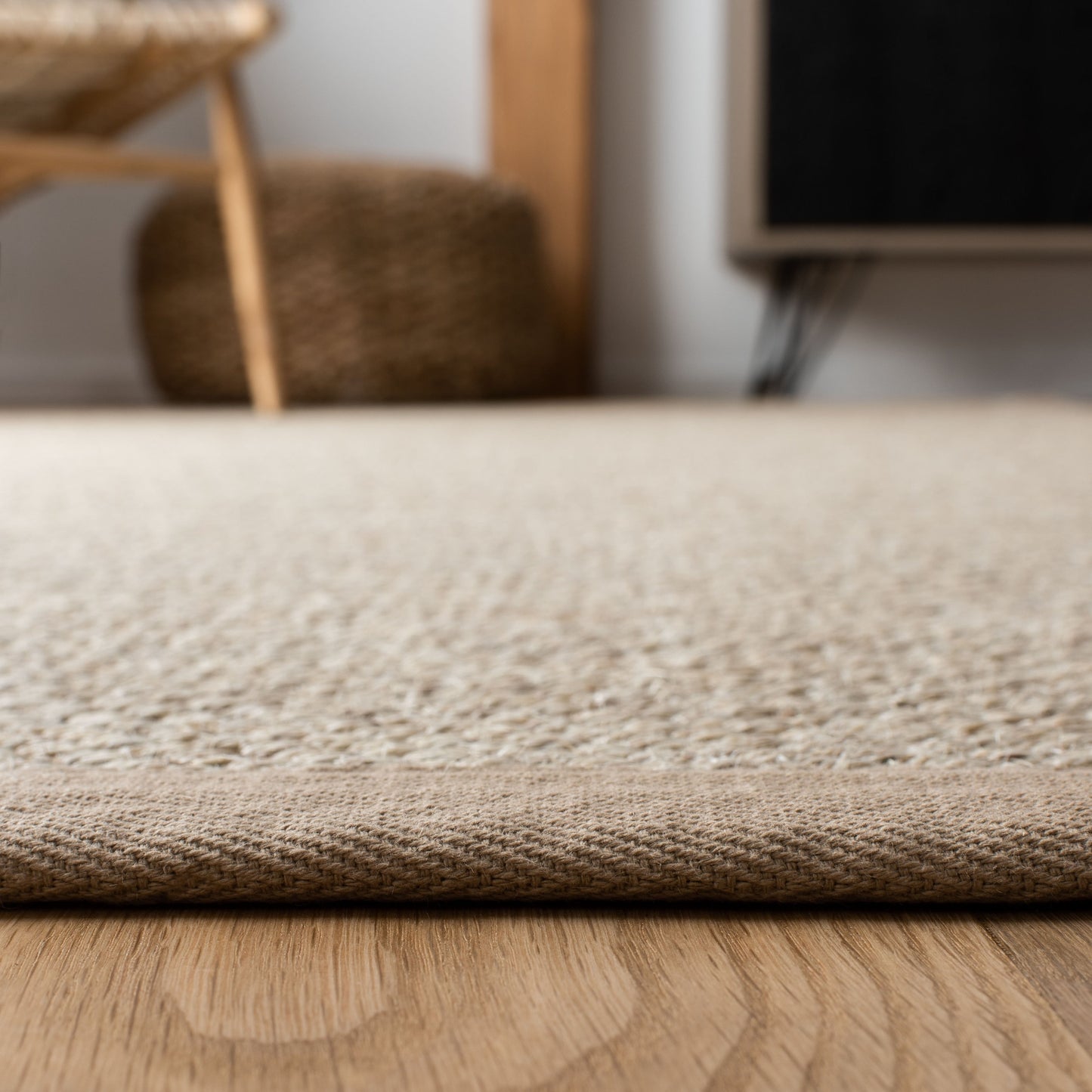 Tapis en sisal Lorine à bordure décontractée en fibres naturelles SAFAVIEH