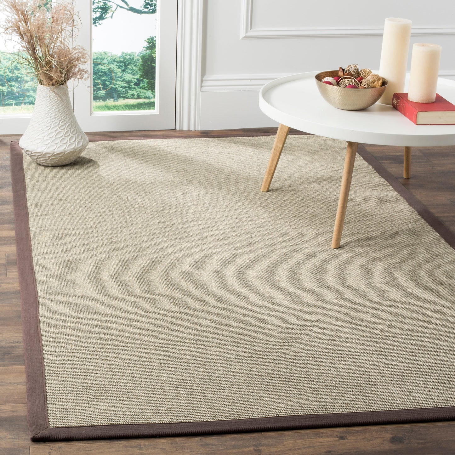 Tapis en sisal à bordure Madelyn en fibres naturelles SAFAVIEH