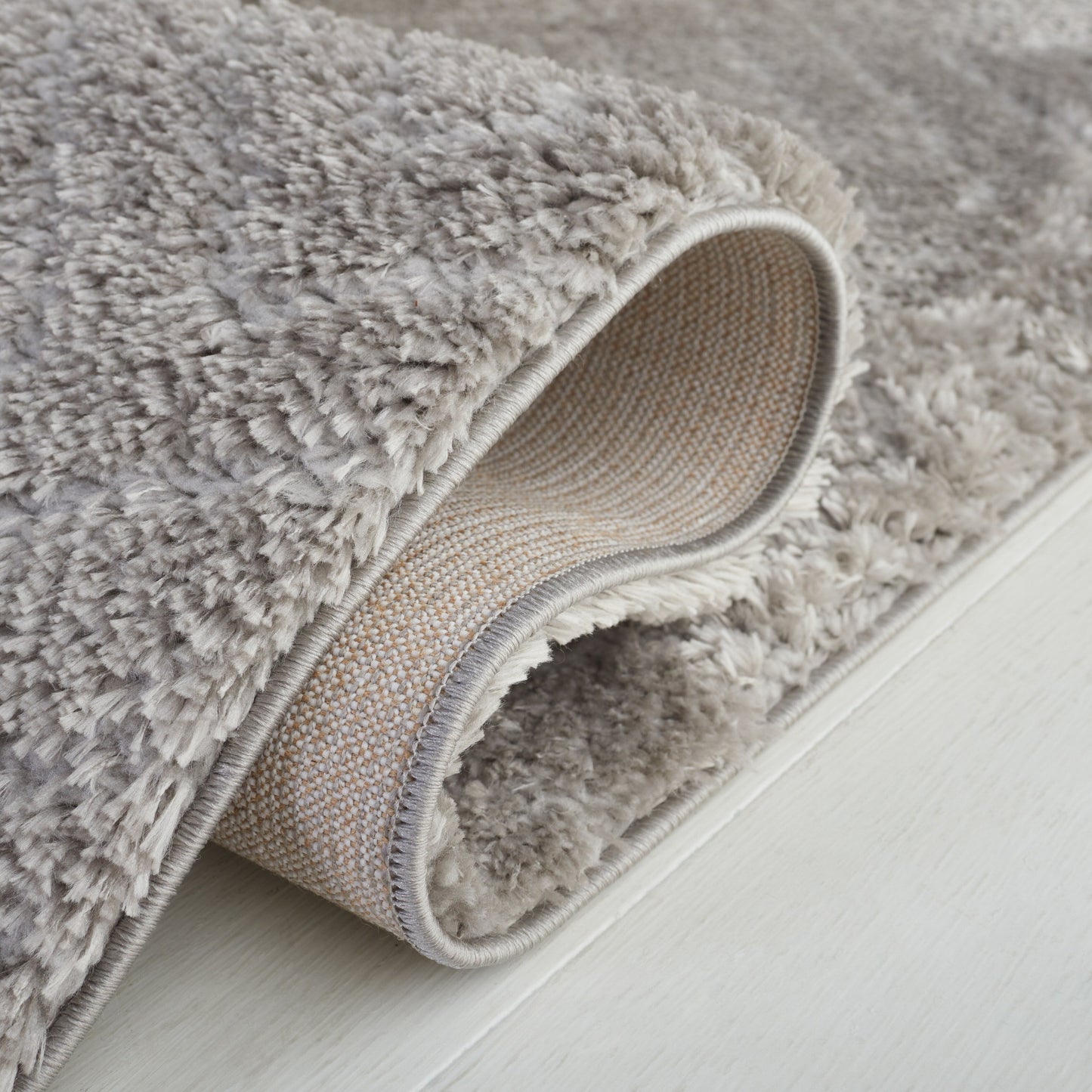 Tapis géométrique SAFAVIEH Tahoe Shag Lisjana de 1,2 pouce d'épaisseur