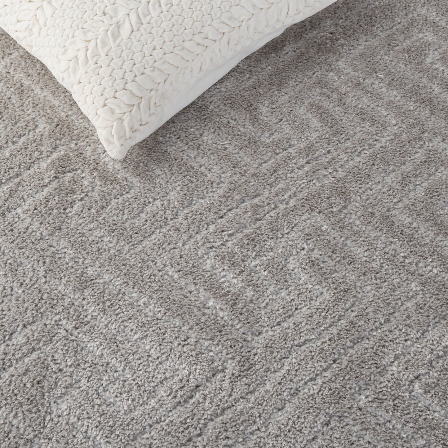 Tapis géométrique SAFAVIEH Tahoe Shag Lisjana de 1,2 pouce d'épaisseur