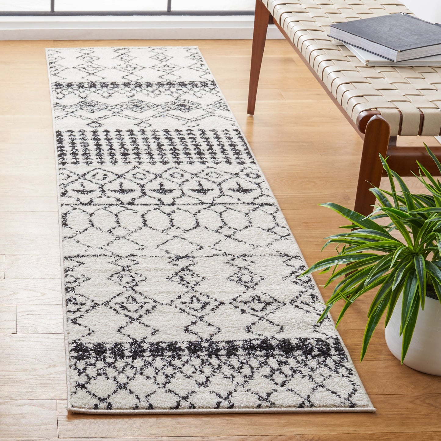Tapis tribal bohème marocain rustique SAFAVIEH Tulum Ethelyn
