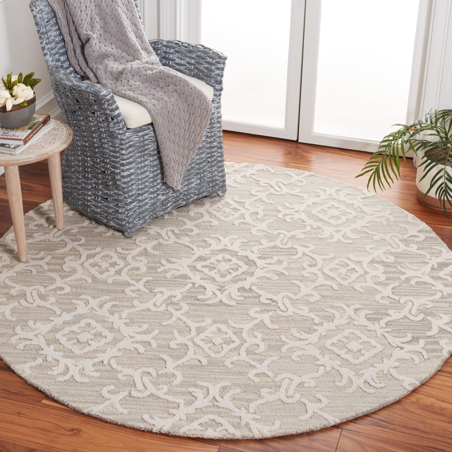 SAFAVIEH, Tapis en laine floral moderne Vesela fait main
