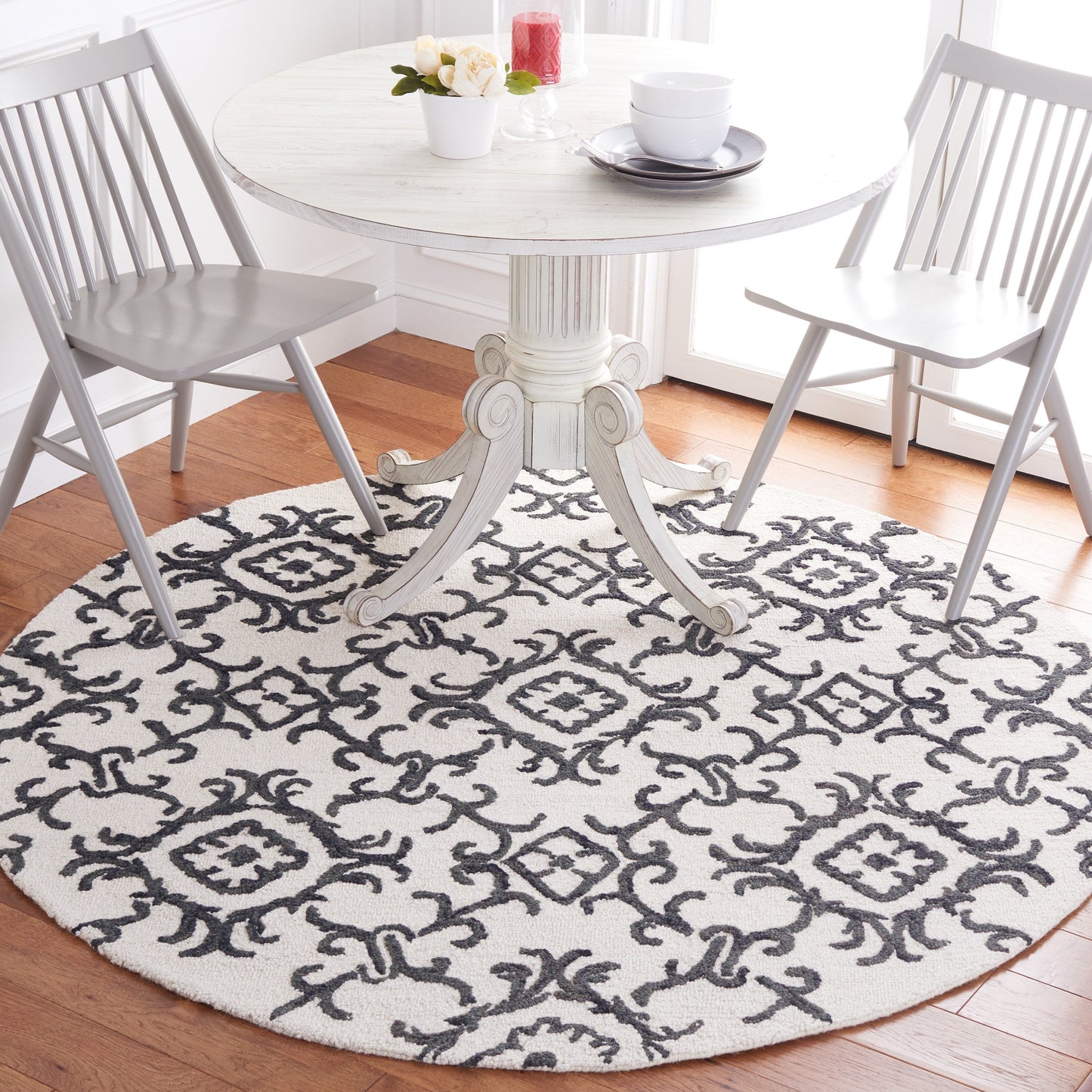 SAFAVIEH, Tapis en laine floral moderne Vesela fait main
