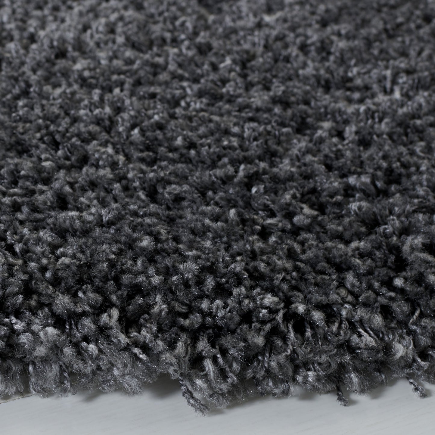 SAFAVIEH, Tapis Santa Monica Mahalia Shag de 2 pouces d'épaisseur