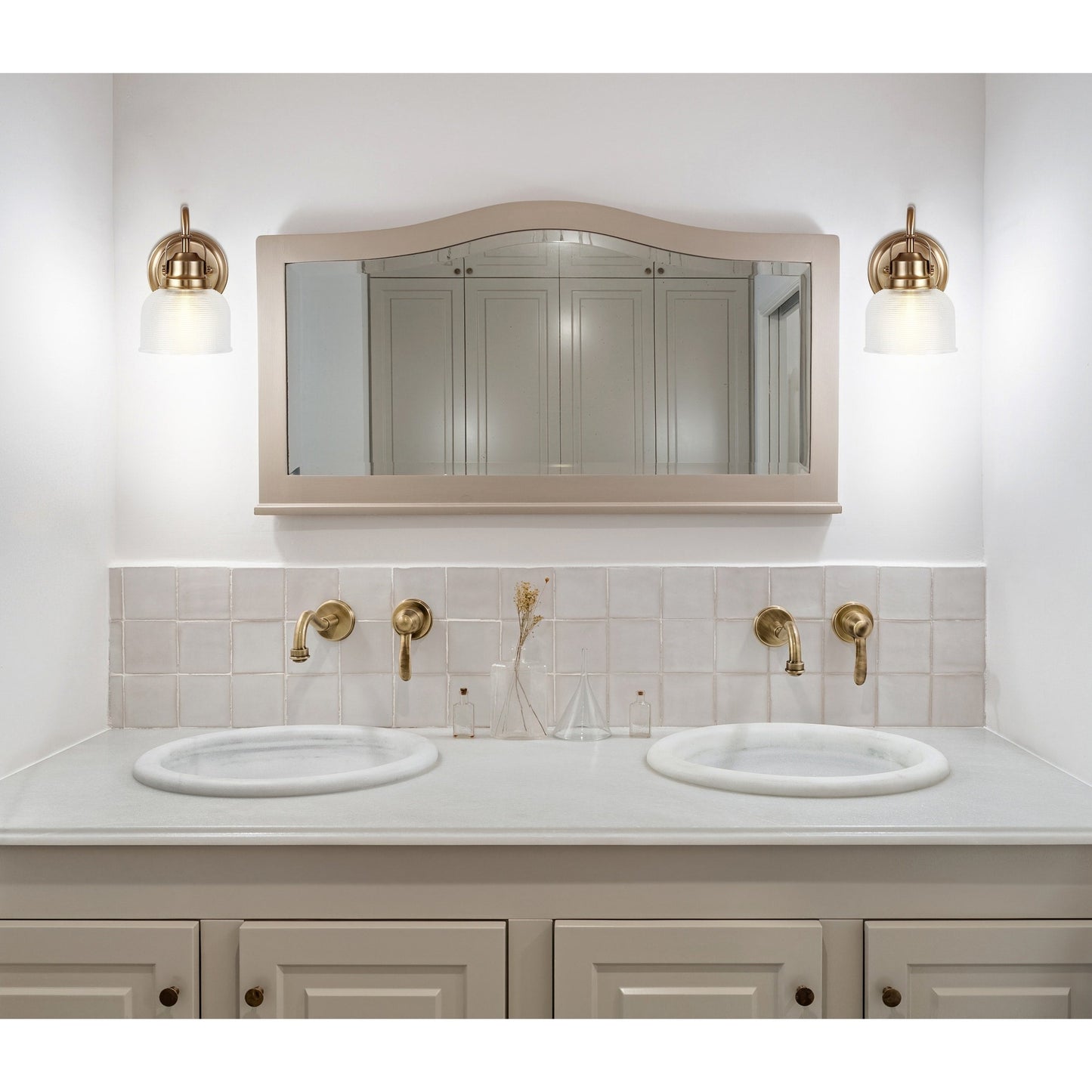 Applique de vanité à LED Shirley en métal/verre, par JONATHAN Y