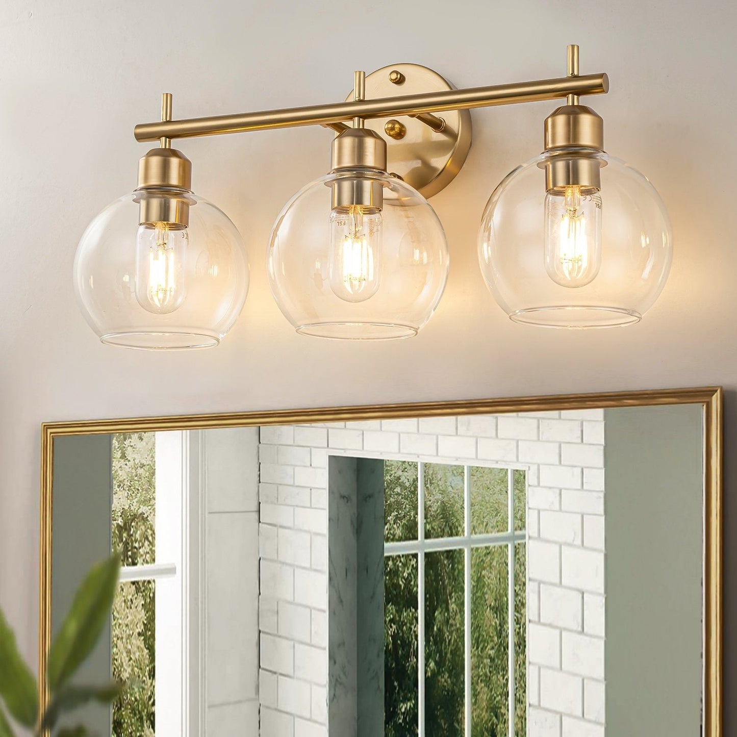 Applique de salle de bain moderne Starsky à 4 lumières et intensité variable avec abat-jour en verre globe