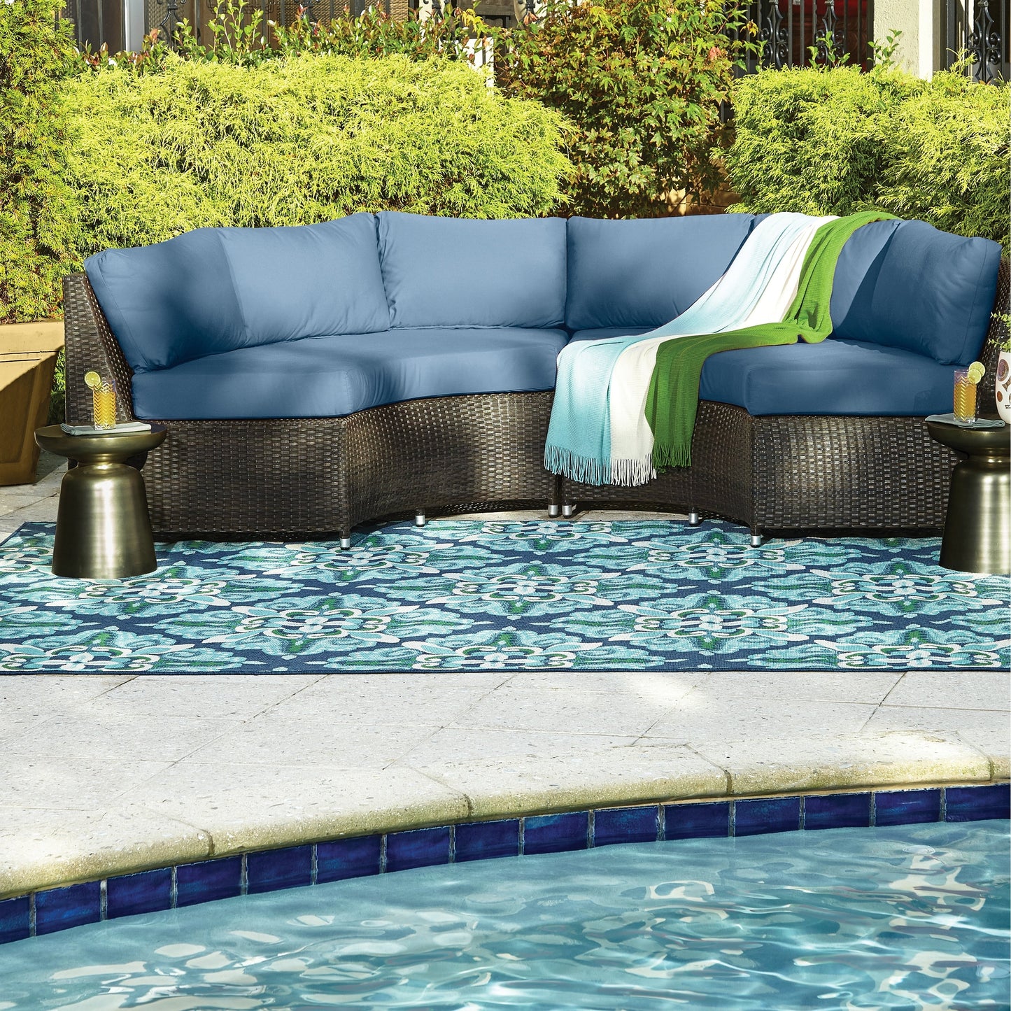 Tapis d'intérieur et d'extérieur Style Haven Martinque Medallion-