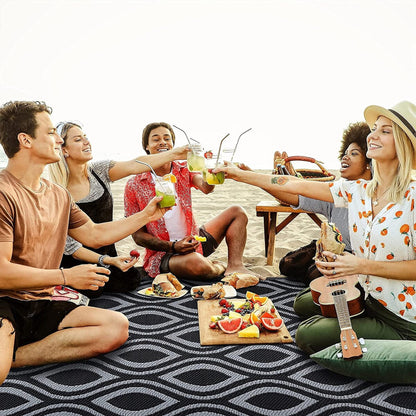 Tapis de sol d'extérieur léger et réversible en plastique recyclé Venice