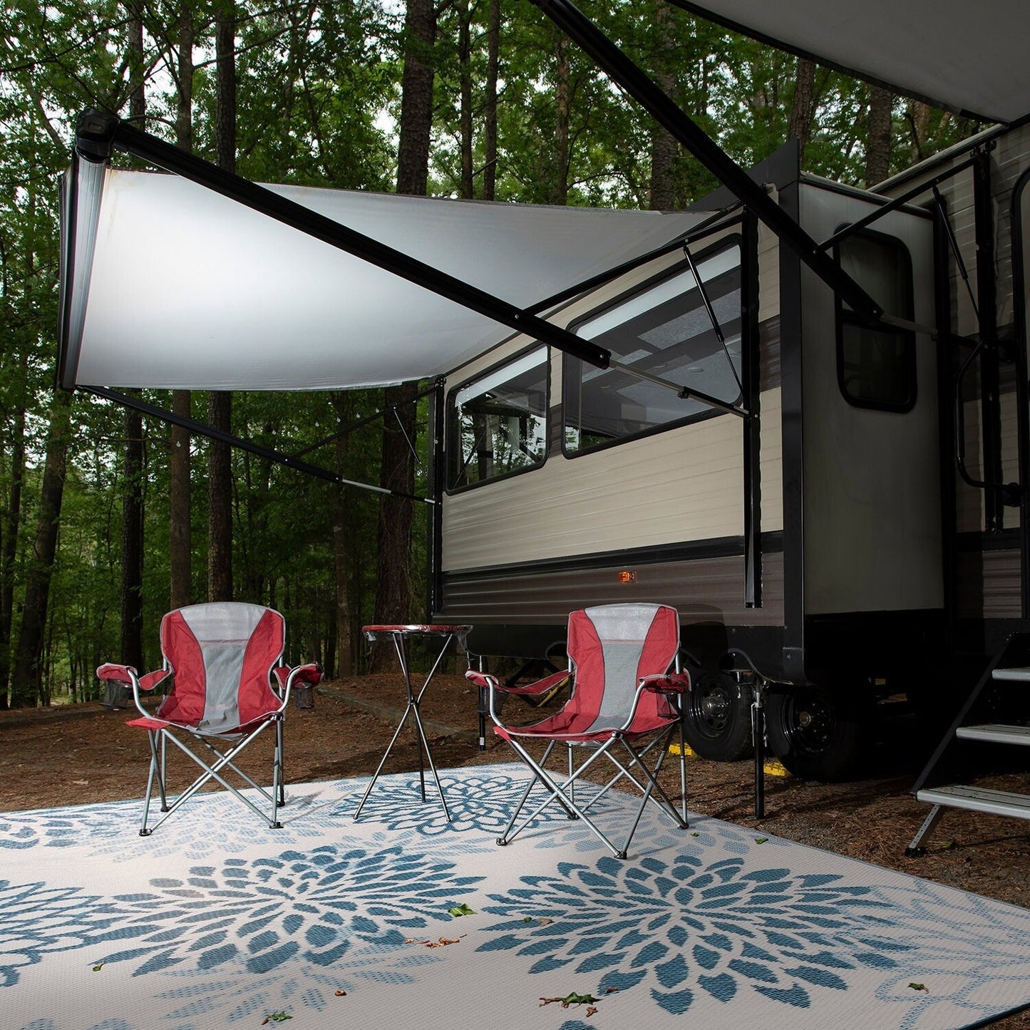 Tapis d'extérieur réversibles en plastique recyclé à motif floral moderne Aloha de la World Rug Gallery